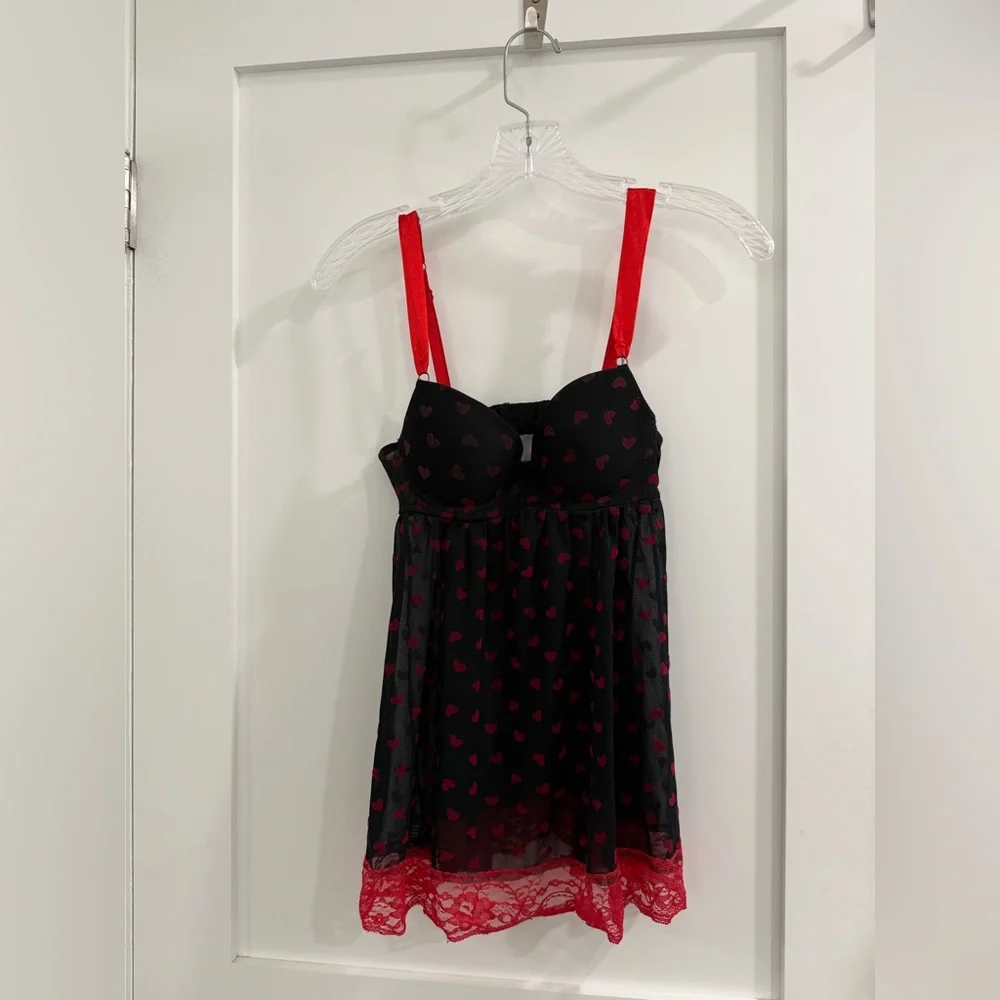Per Lei black + red mesh babydoll lingerie top w/ lace and flocked hearts